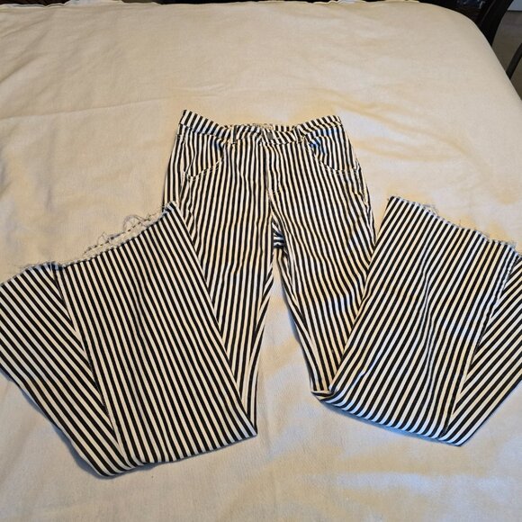 Blank Paige M Medium Womens Super Fit & Flare Raw Hem Jeans GUC Denim Collection - Picture 4 of 16